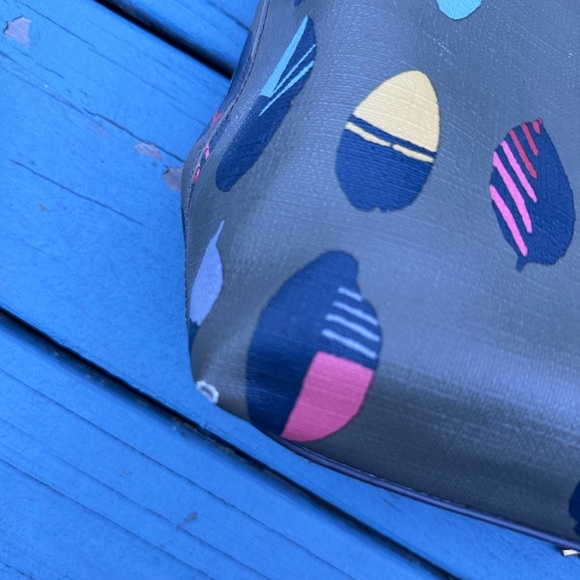 Fossil Key Feather Print Coated Canvas Tote Bag - Picture 9 of 14